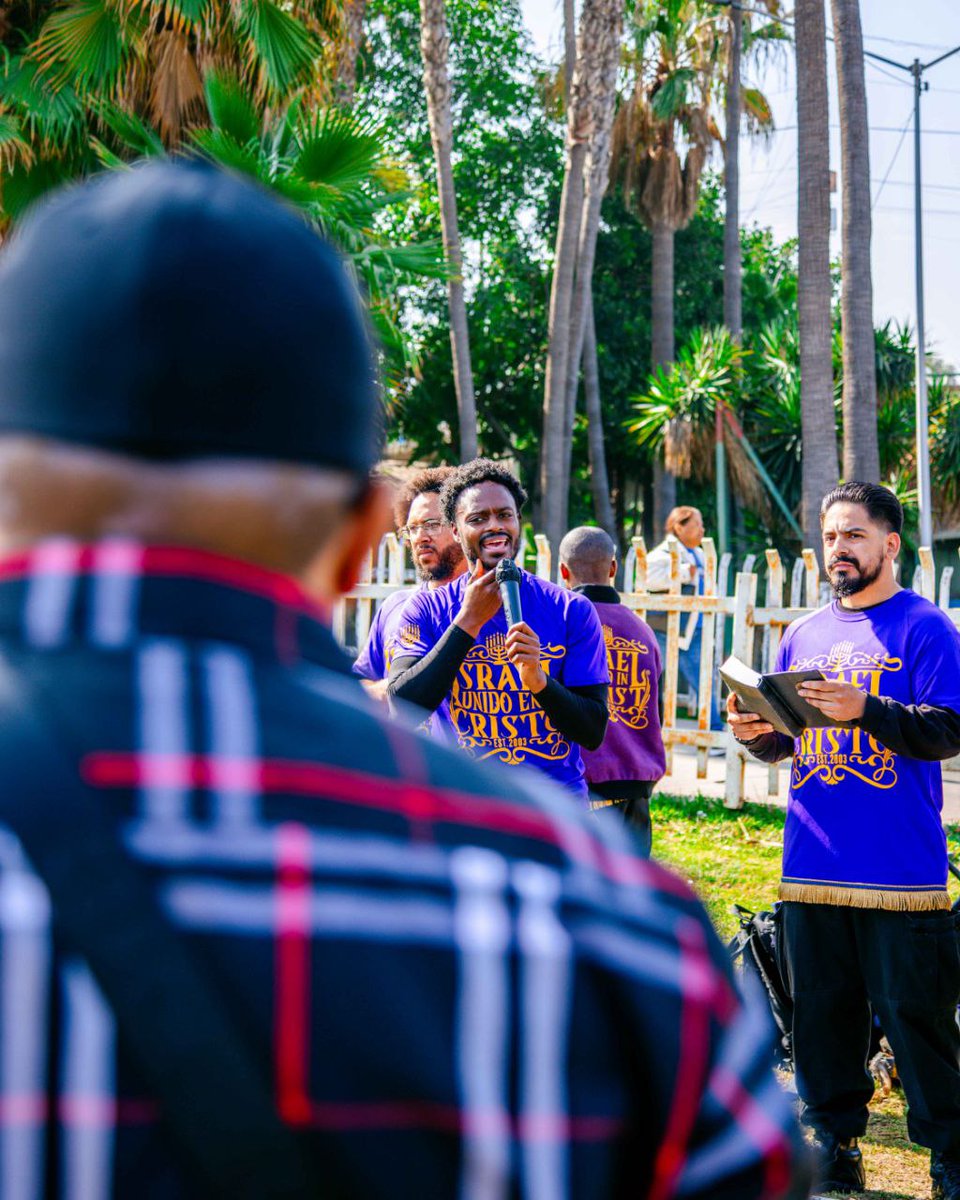 IUIC_Tijuana's tweet photo. El Señor derramó su Espíritu sobre el pueblo de Tijuana, Mexico! ¡Multitudes de personas se reunieron para recibir la palabra de Dios!
"Unidos Jamás Seremos Vencidos "
#Borderreport #Mysandiegolatino #Barriologan #Thechingonchicano #Harness #Chicanosworldwide
#Yoamotijuana https://t.co/PKi5txviLX