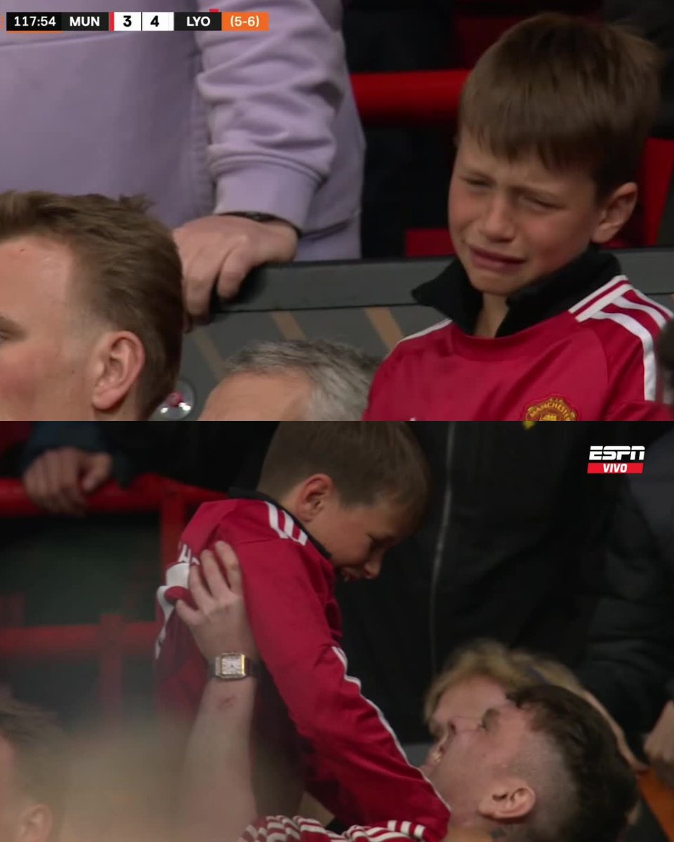 ¡QUÉ HERMOSO ES EL FUTBOL! 😍 

Este pequeño paso de las lágrimas a la felicidad total. 

🤯 LO QUE HIZO EL MANCHESTER UNITED