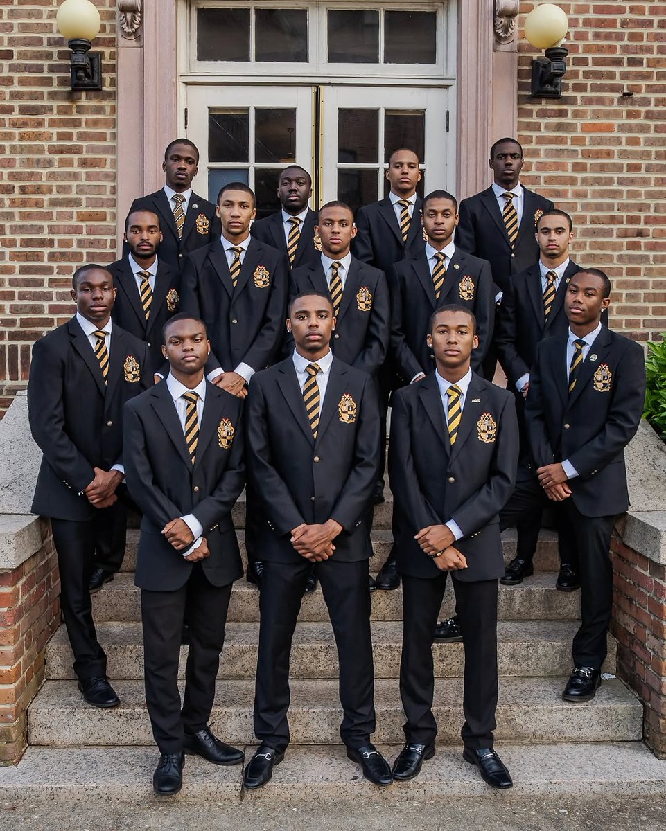 HBCUBuzz's tweet image. 🔥 Shoutout to the Spring ‘25 initiates of the Gamma Iota Chapter of Alpha Phi Alpha Fraternity, Inc. 🦍🧊  #AlphaPhiAlpha #HamptonUniversity #DivineNine #HBCUPride #HBCUBuzz #HBCU 📸: @ej.shotit @hamptonualphas