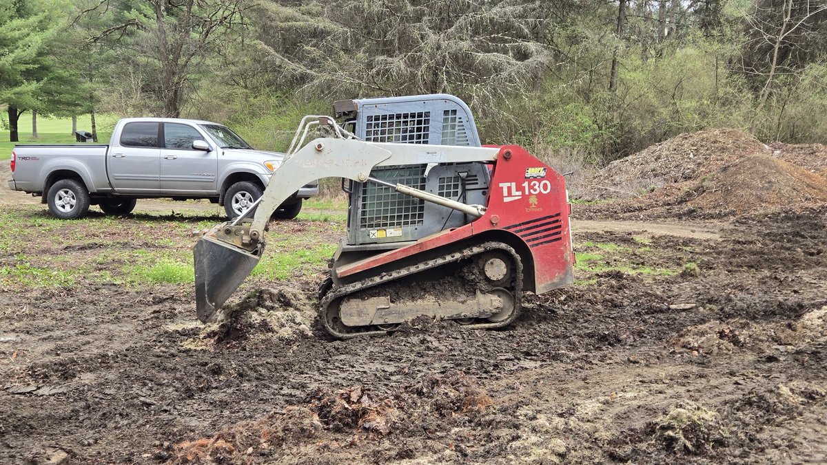 Seniors getting some training and seat time with the skid loader and mini excavator. Great stuff. Thank you, Tyler Butts at Toftrees Golf Club for these opportunities!  
Next week, chainsaw safety training...
#psuturf 
#psuplantscience 
#psuirrigation