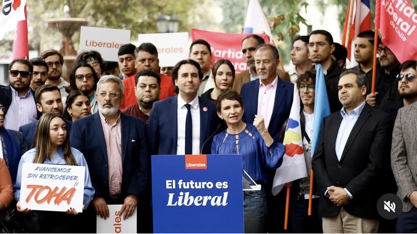 RaulvChile's tweet photo. En política los gestos de unidad, hablan de un buen líder.
Grande @vladomirosevic @Liberales_Chile 
@PPD_Chile https://t.co/abaec6Cg06