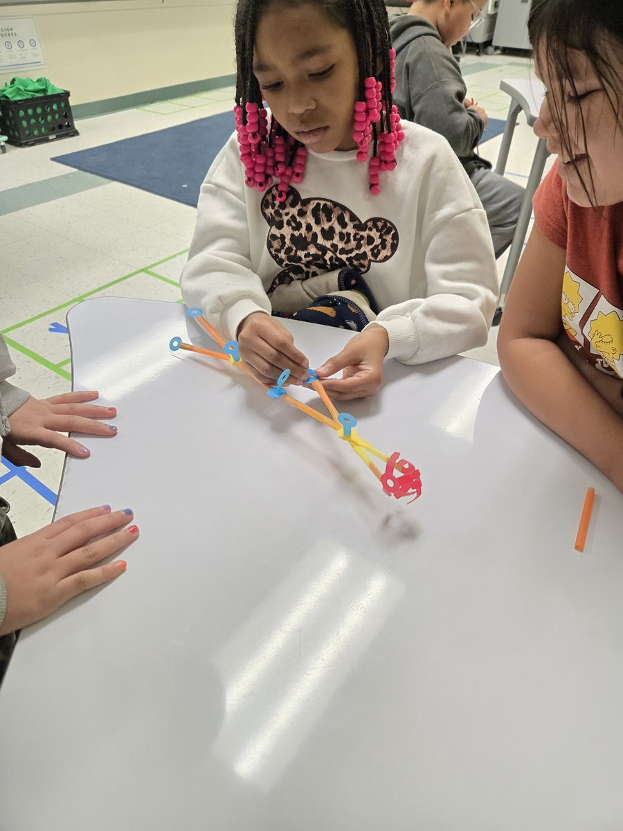 TeachMsRoss's tweet photo. 3rd Graders used @strawbees during their mechanical engineering unit to create a grabber. It was fun learning how to use Strawbees! @NISDMcDermott @NISDSTEMLabs https://t.co/42YawjPnQ1