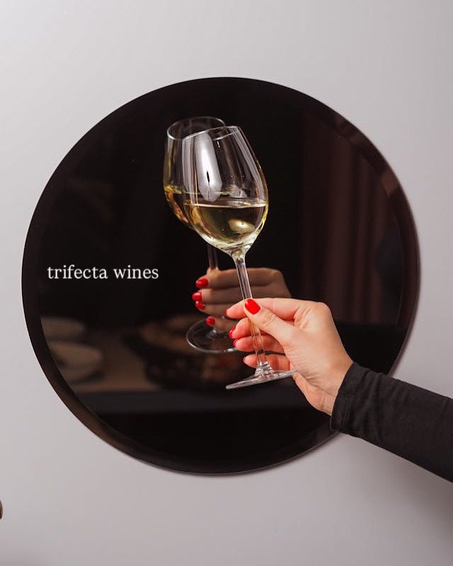 TrifectaTokaj's tweet photo. Egy stílusos #furmint Neked! Kifinomultság és elegancia. Aroma és izgalmas #terroir egy kecses pohárban. Válaszd ki a stílusodhoz illő #Trifectafurmintot. Egészségedre! 
.
.
.
.
.
#trifectawinestokaj
#trifectaudvarház 
#trifectabirtok 
#vineyard 
#winery
#grape
#wine
#bor https://t.co/rMZzTjgU1W