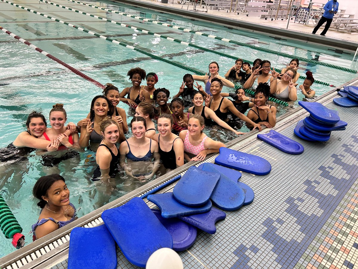 HPBNatatorium's tweet photo. It was great to have Coach Nolan and the SSHS track team working out in the pool tonight! The Archers were getting 12 times the resistance in the water compared to land! Get into the water exercise scene yourself! Call us for details! #HPBNat @SS_Archers #WaterExercise https://t.co/lQlDuvAQWE