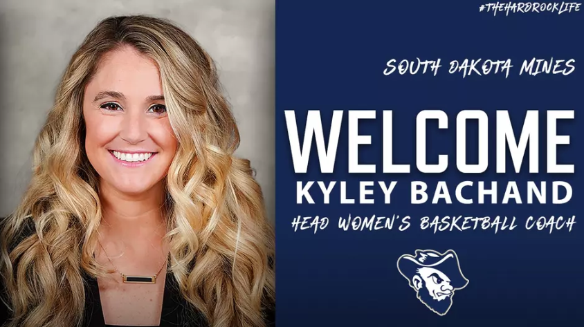 🏀 Let's Rock! Welcome, Coach Bachand, to the Hardrocker family! 🏀

gorockers.com/news/2025/4/17…

#SouthDakotaMines #HardrockerProud #HardrockerStrong #TheHardrockLife