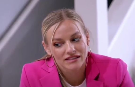 TheAshleysRR's tweet photo. Did you miss last week's episode of #TeenMomNextChapter? Catch up with The Ashley's recap before tonight's new episode airs! https://t.co/fatt2kUPFo https://t.co/fBtI0YwGLI
