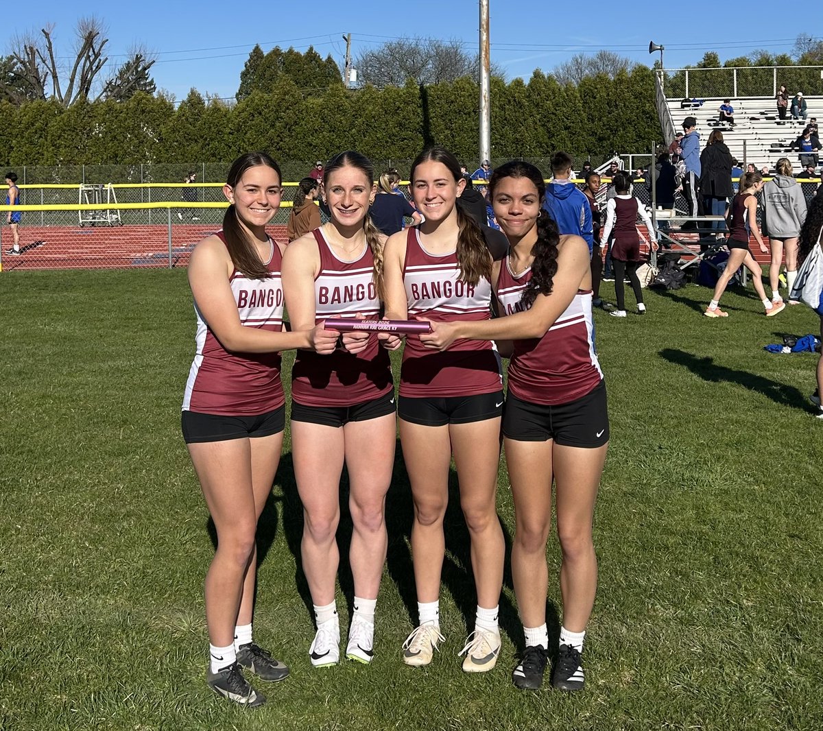 New School record today in the Girls 4 x 100 with a 50.2 hand held time
 
Hannah Hartzell
Reagan Toomey
Grace Hartzell
Kylie DallaPalu

#SlaterNation⚒️