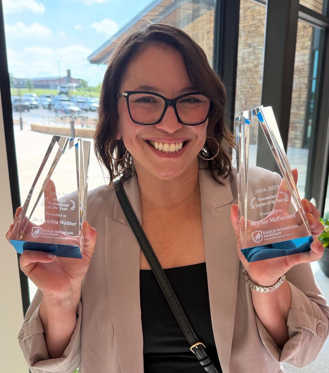 Congrats to the DISTRICT Secondary Teacher of the Year, Saginaw’s Heather McFarland &amp; the DISTRICT Professional of the Year, Saginaw’s Dr. Cynthia Webber!
This is the 2nd consecutive year that Saginaw has earned the District TOY award! It is a great day to be a Rough Rider ❤️💛