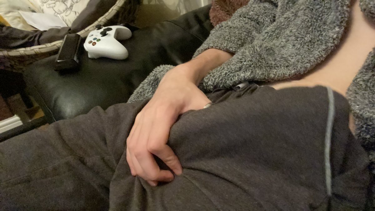 itsyaboithickc's tweet photo. Someone come sit on it 

#nsfwtwt https://t.co/5ox4NsF1SZ