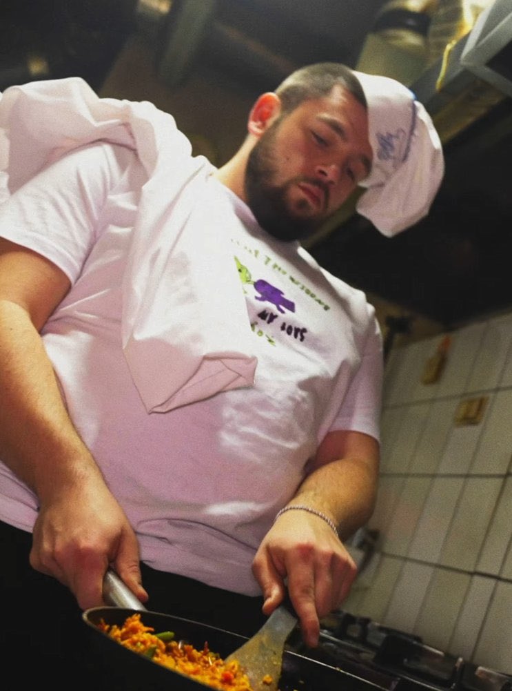 Udało mi się dotrzeć do potajemnego zdjęcia ocho podczas tworzenia swojego albumu ⬇️⬇️⬇️