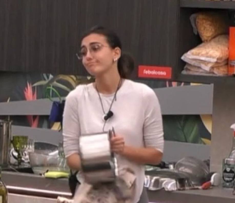 Hammeredbannana's tweet image. zeudi: “how long did it take you to understand me as a person?” 

THE SPACE SHOWED THAT SOME NEVER TOOK THE TIME TO UNDERSTAND HER AT ALL