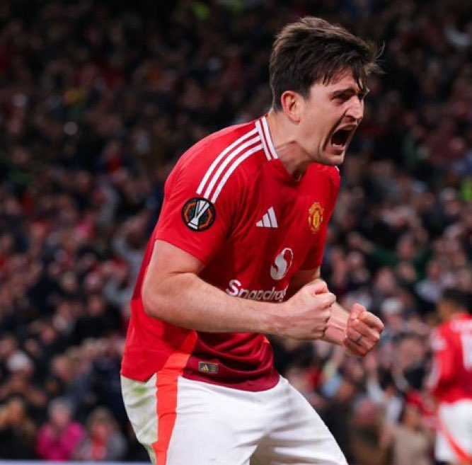 FrankEra_'s tweet photo. Maguire has got that Fellaini clutch gene when we put him upfront it’s crazy 😭😭 https://t.co/pjydPcu5w4