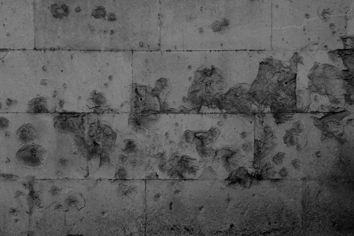 St Clement Danes, Westminster - still bearing the scars from the Blitz (10th May 1941) #london #wwii #raf