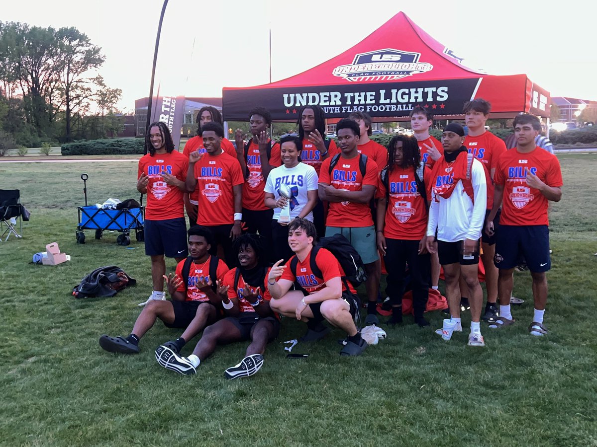 phanicia2's tweet photo. 2025 Under the Lights 7v7 Varsity Champs #CoachPK #BoosterMomandCoach #PerfectPackage https://t.co/rNPrNWb5As