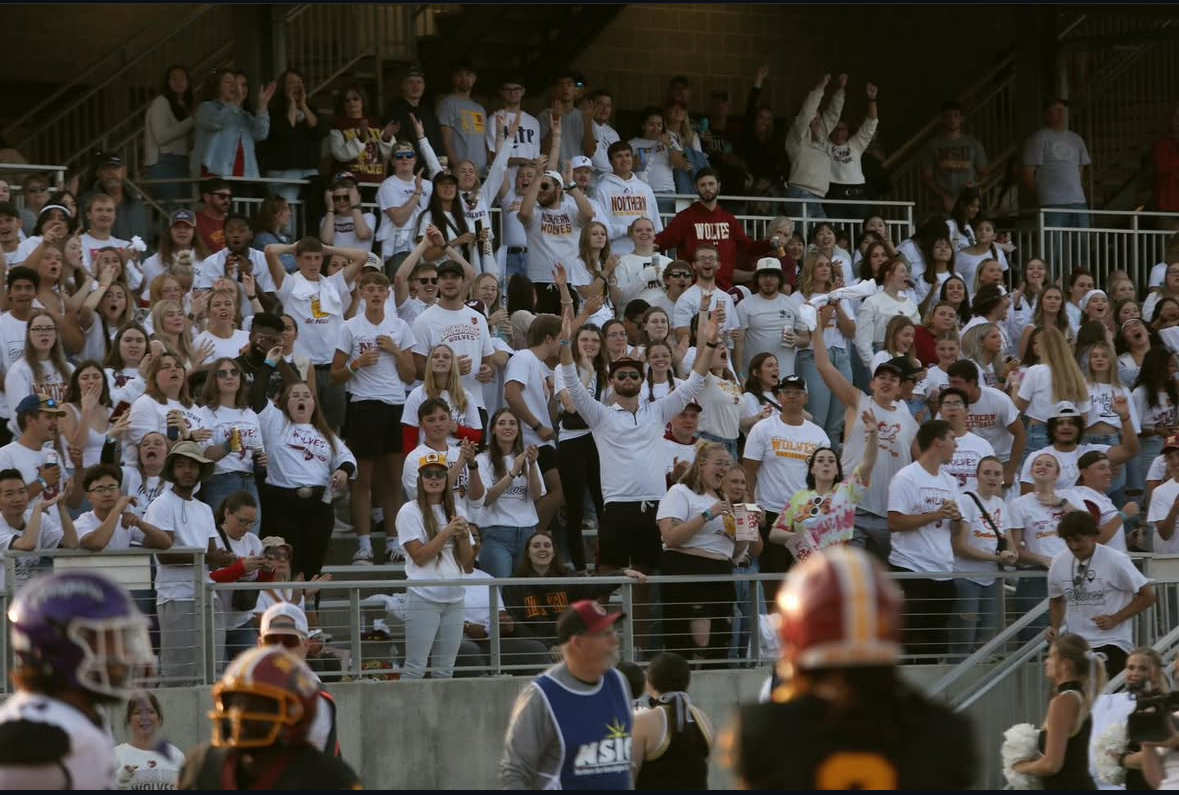 The Best Gameday Atmosphere in the NSIC is right here in Aberdeen, SD! Nothing quite like Saturdays at The Bank! #GoWolves
