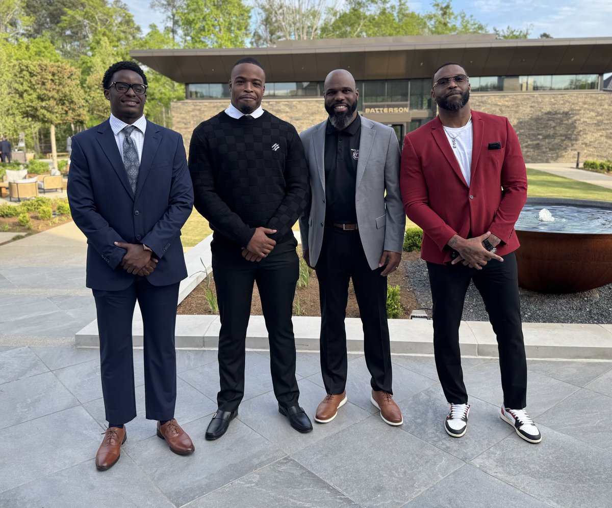 The future and the past.

||<a href="/CoachSBeamer/">Shane Beamer</a>||<a href="/coachfurrey/">Mike Furrey</a> 

📍<a href="/SCFootballHOF/">SCFootballHOF</a>