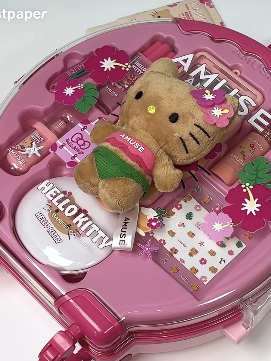 AMUSEの日焼けキティコラボやばい🏝️💖キャリーケースに入ってる