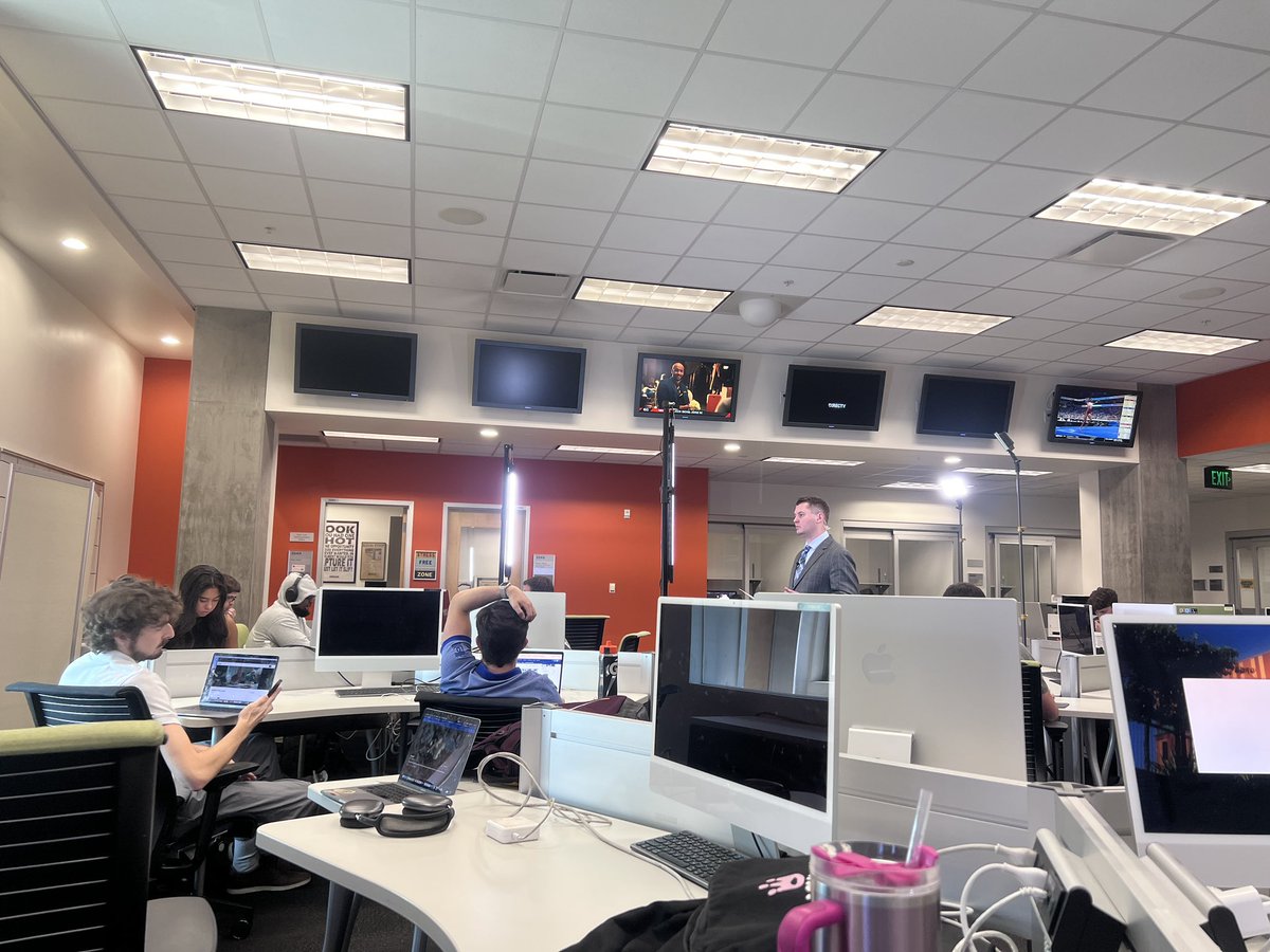 Adamtmaggard's tweet photo. Live shot in the sports bureau today. Shoutout @RyanPasie11 he did a great job with his live hit for @sportscronkite. https://t.co/5SoXlEsP16