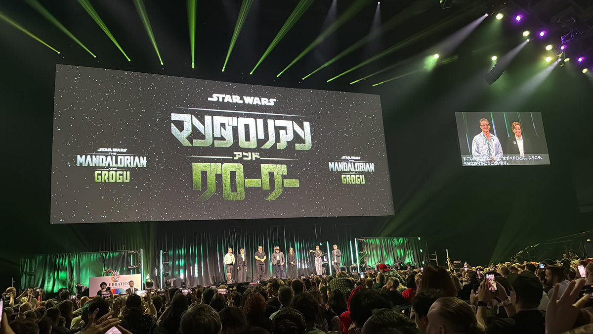 empiremagazine's tweet image. Pedro is beaming as he sees the fans in Mando gear. “I’ll never forget the first day I sat down with Jon and Dave to see illustrations from The Mandalorian […] I knew people were gonna lose their minds!” #StarWarsCelebration