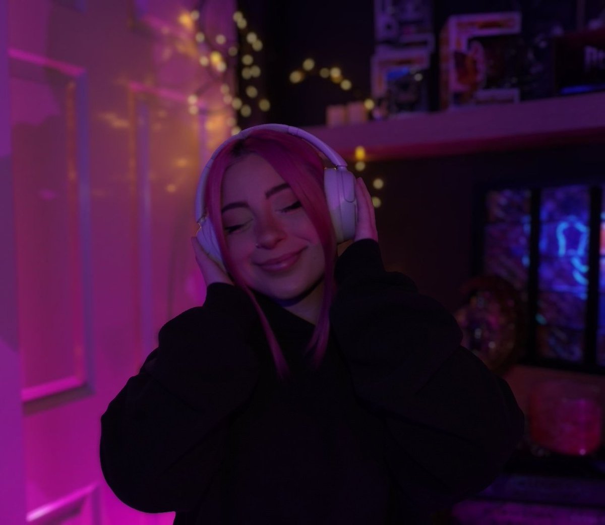 BillyGoatTTV's tweet photo. Some candids grabbed from a video wearing my @JLabAudio JBuds Lux ANC and JBuds Sport ANC π¦π§
Thank you again for powering our audio needs this week for the @Luminosity Top 5β‘οΈ#TeamJLab https://t.co/tqJCISqiTr