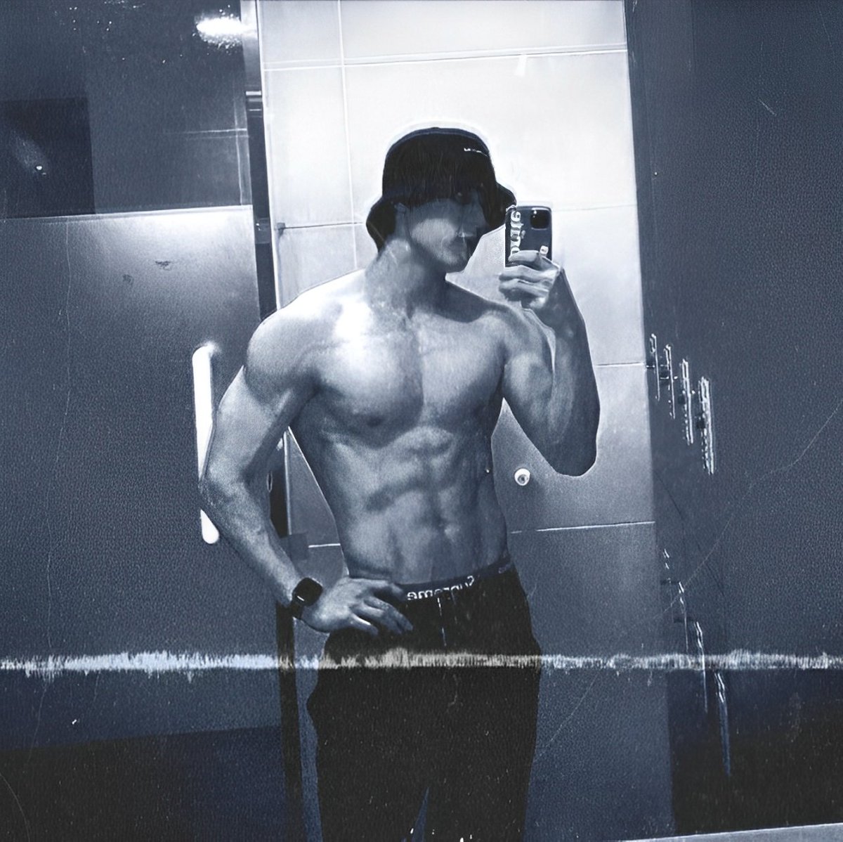 ```ᅟ``` 
              "Fiquei sem postar por um tempo, decidi voltar a conta!"
                 — Elijah Mikaelson.