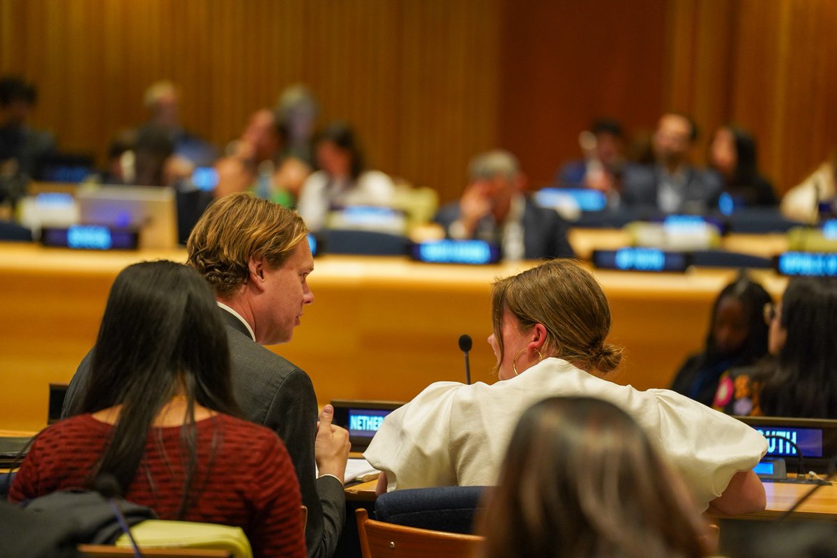 KingdomNL at UN (@kingdomnl_un) on Twitter photo At 17, a Dutch teen saw plastic in the ocean & thought: what if I clean it all up? Today, his project has removed over 21 million kilos of plastic!
That same spirit stood out at the #ECOSOC Youth Forum, where Amb <a href="/jurriaanm/">Jurriaan Middelhoff</a> shared the floor with Youth Rep Emma van Nieuwenhuizen. At 17, a Dutch teen saw plastic in the ocean & thought: what if I clean it all up? Today, his project has removed over 21 million kilos of plastic!
That same spirit stood out at the #ECOSOC Youth Forum, where Amb <a href="/jurriaanm/">Jurriaan Middelhoff</a> shared the floor with Youth Rep Emma van Nieuwenhuizen.