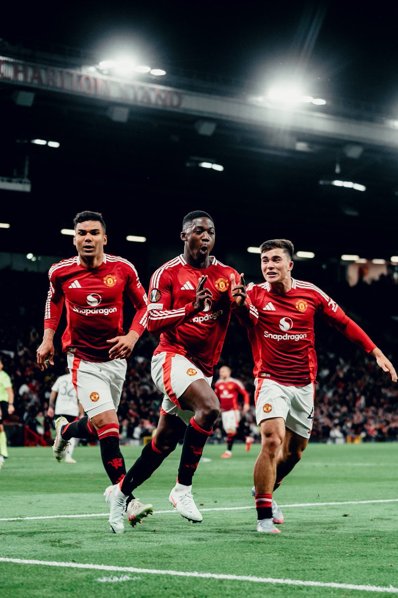 Coxy3012's tweet photo. 😍

Youth, Courage, Success 

#muacademy #mufc https://t.co/qxo0ZJ7qdv