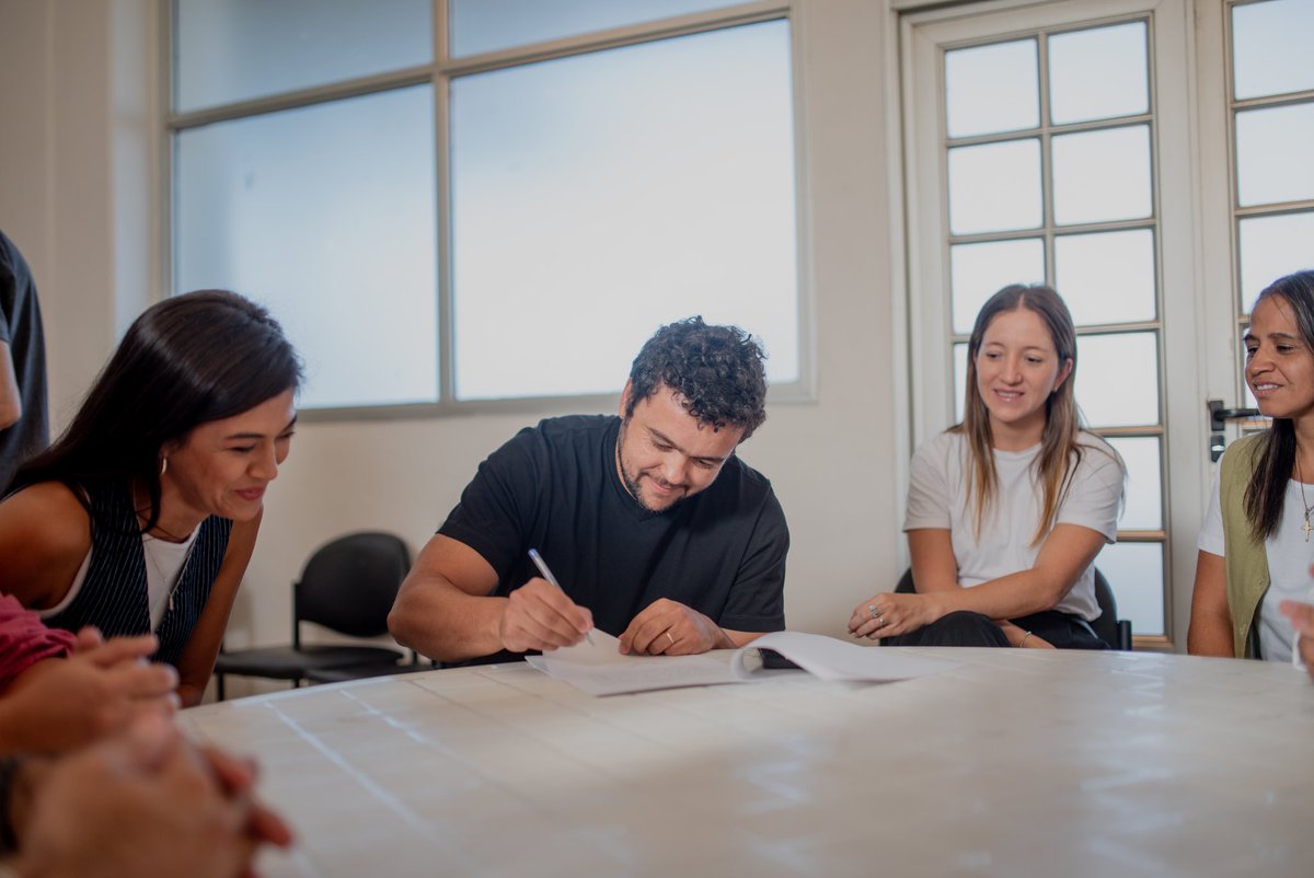 danivigo tweet media