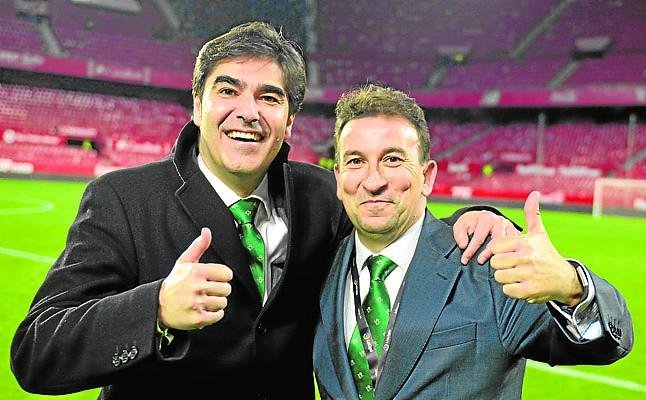 Por primera vez en la historia del Real Betis Balompié,semifinalistas de una competición Europea.
HyC dimisión?
Todavía os negaís a reconocer que desde que entró esta directiva el Betis no ha dejado de crecer...y sigue y sigue y sigue.
Que os den porculo béticos negacionistas...