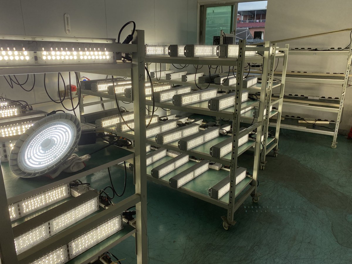Johnson68727870's tweet photo. Mingfenglighting's innovative street lamps and spotlights blend form and function, providing excellent illumination for safety and ambiance. Enjoy enhanced quality of life and improved work efficiency with our thoughtfully designed lighting solutions.
#searchlight
#streetlight https://t.co/6cLmbIJFac