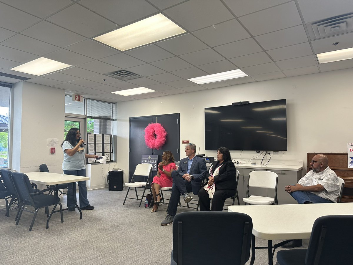 nathannotforyou's tweet image. i’m in West Dallas tonight to hear from some of the candidates vying to represent D6 at City Hall. 

The theme picked by @SingletonUnited? 

Environmental justice and the decades-old shingle factory in their neighborhood some residents have been trying to shut down for years.