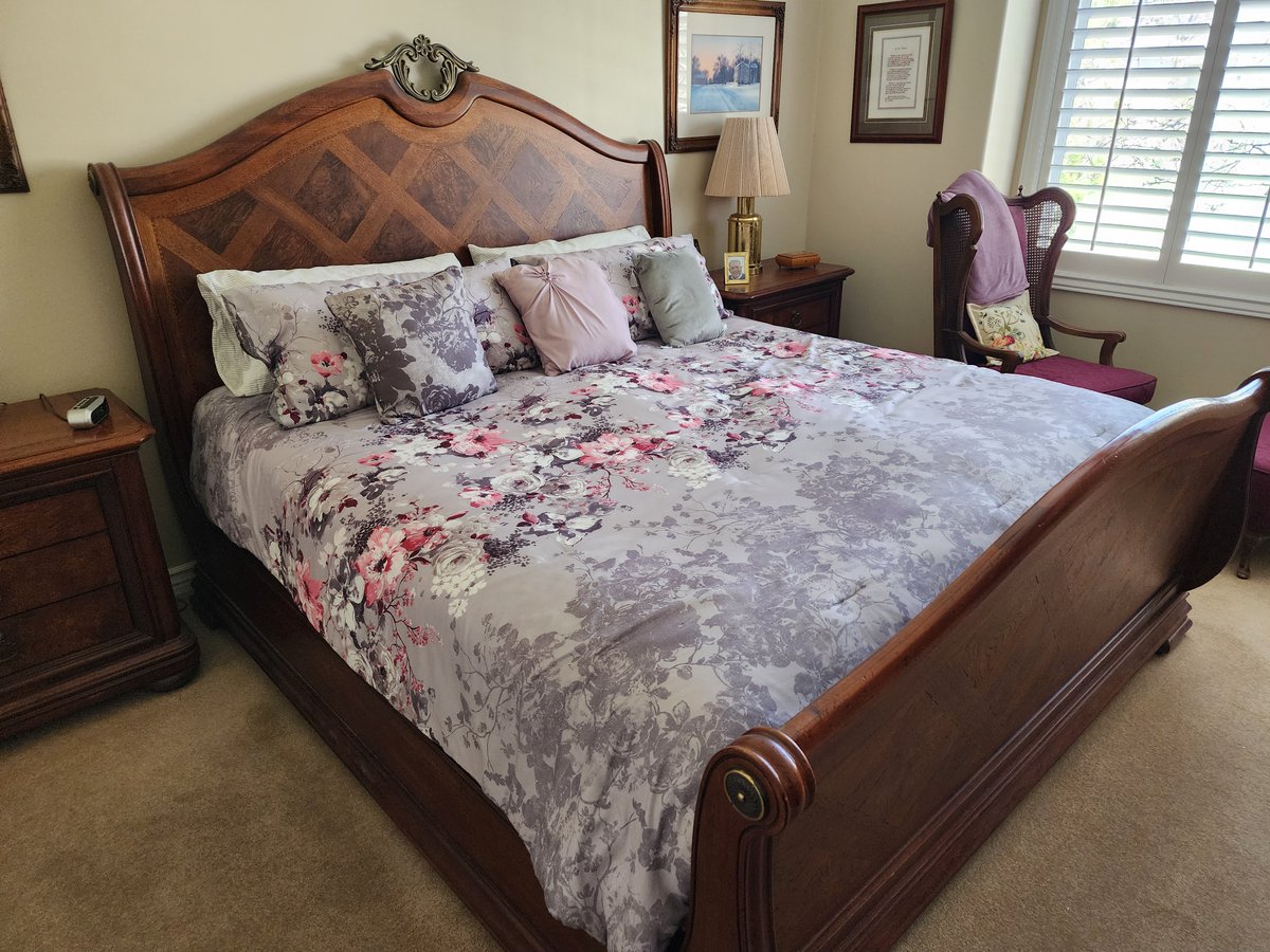pine_porch8111's tweet image. 🎉 Draper Utah Estate Sale – May 1–3! 🛋️

📍 11815 S. Cottage Side Way, Draper, UT  
🕗 8 AM–6 PM each day  
🖼️ Furniture, décor, antiques &amp;amp; more!  
💳 Cash, Venmo, Cards  
🚗 Street Parking Available  

Don't miss it!  
#UtahEvents #EstateSale #DraperUT