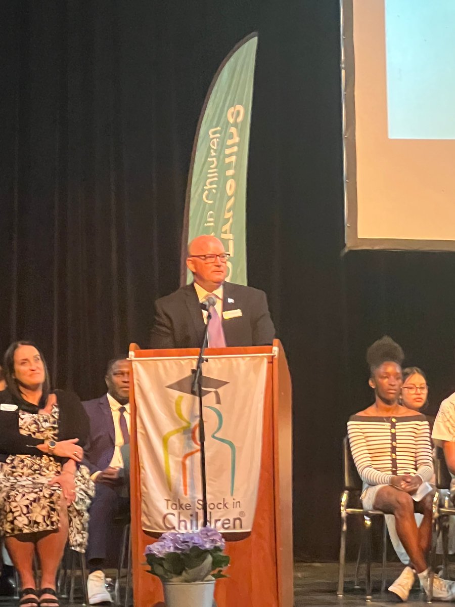 BrevardSF's tweet photo. π€ Our sincere thanks to the inspiring speakers who shared words of wisdom and encouragement with our graduates and new scholars.
#TSICBrevard #MentorsMatter https://t.co/yxLg1mviNf
