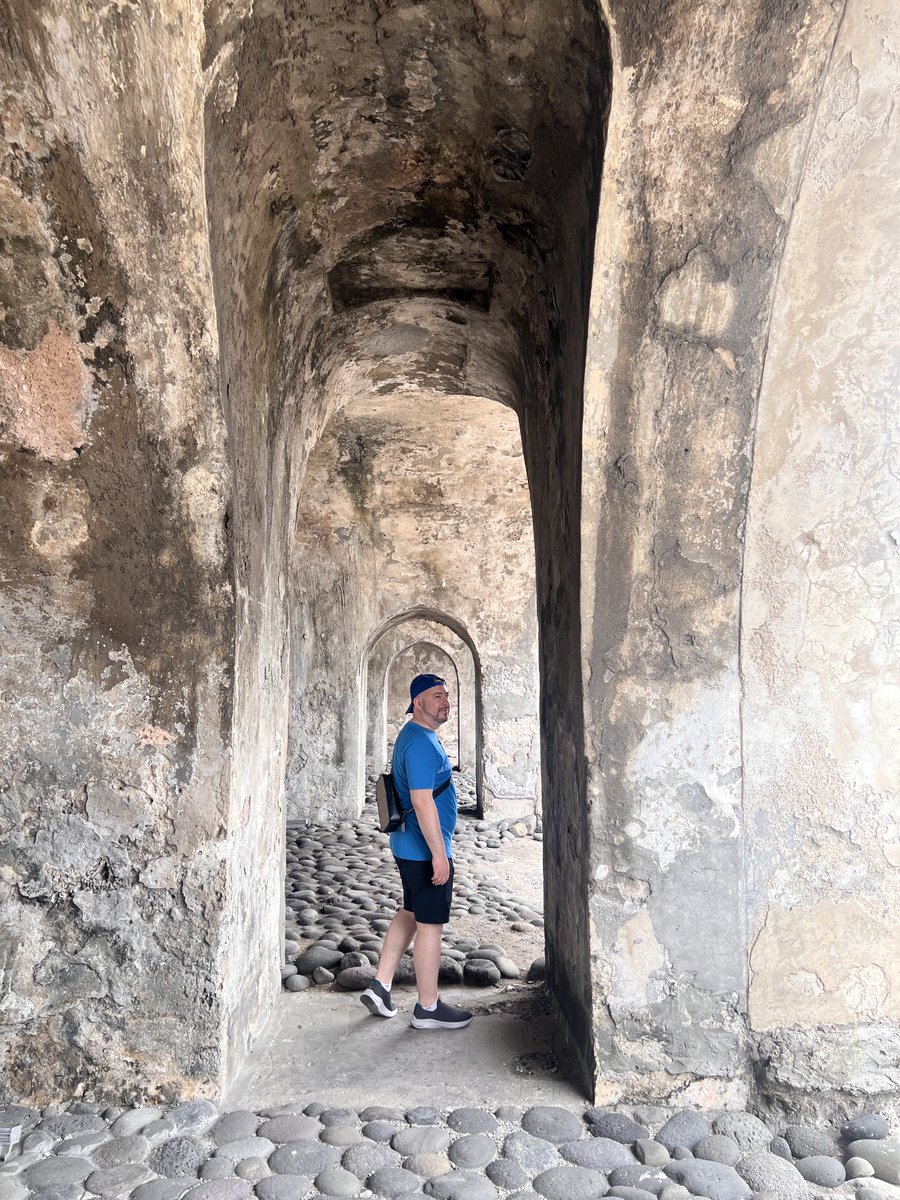 Ahí viene el sin cuello 🤓