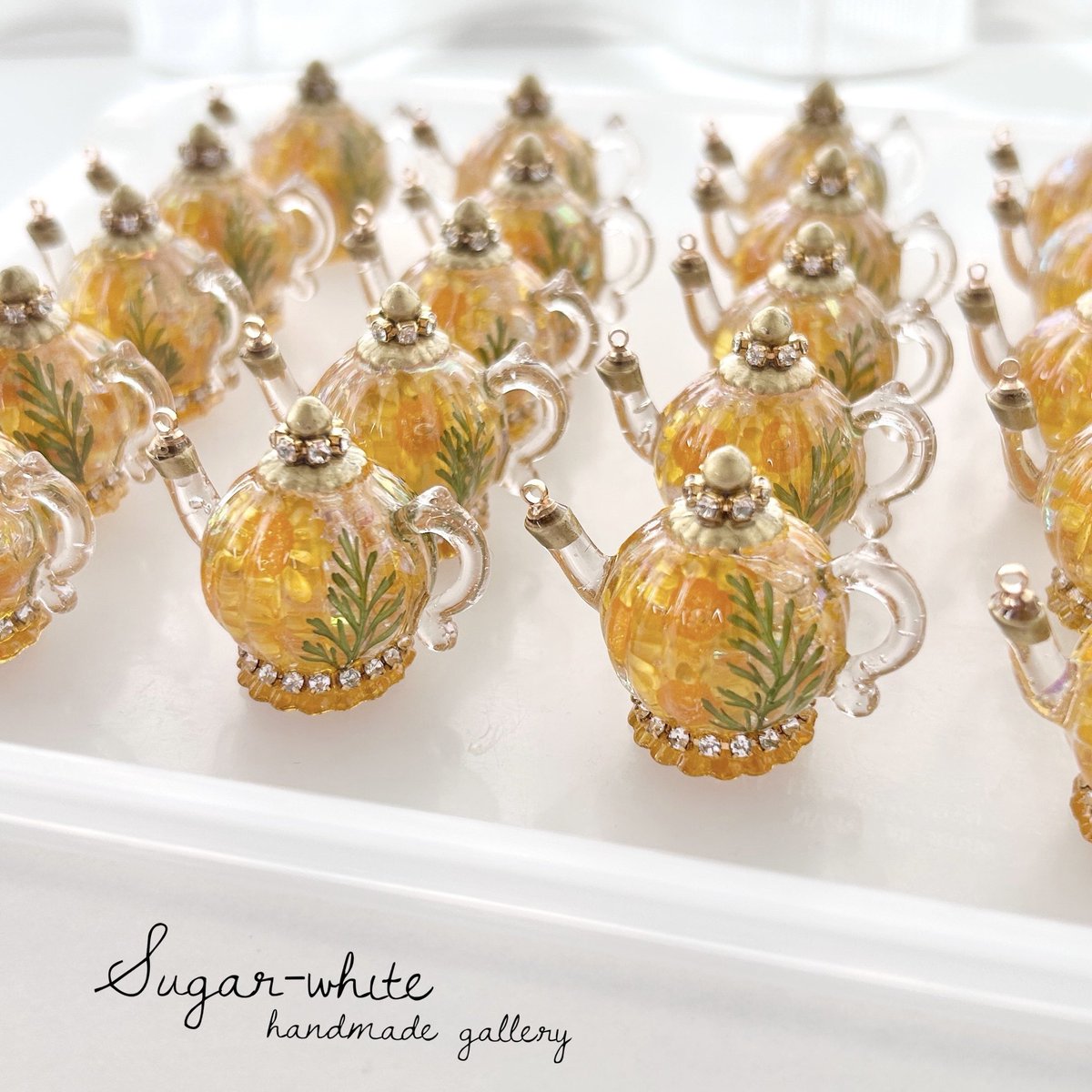 金具取付とコーティングまで終わった！
冷静に考えたら12時間ほぼ座りっぱなし？！気づいた時がこわい  さすがにねむい