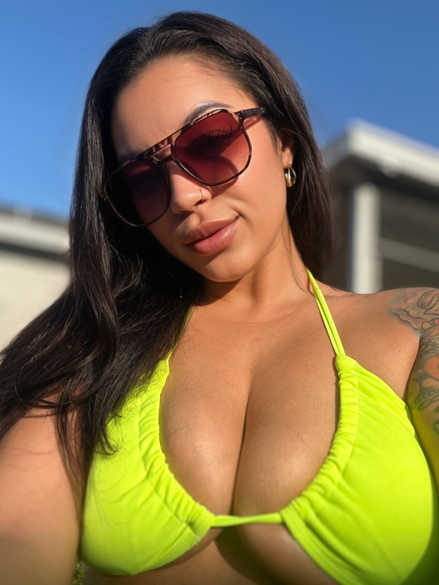 Should I make a spicy 🌶️ link? #nsfw #contentcreator #onlyfans

DM