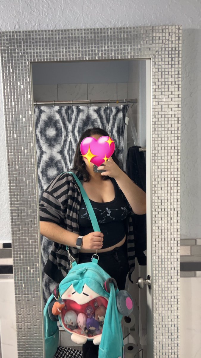 ladylexaaa's tweet image. Time to watch the pjsk movie!!