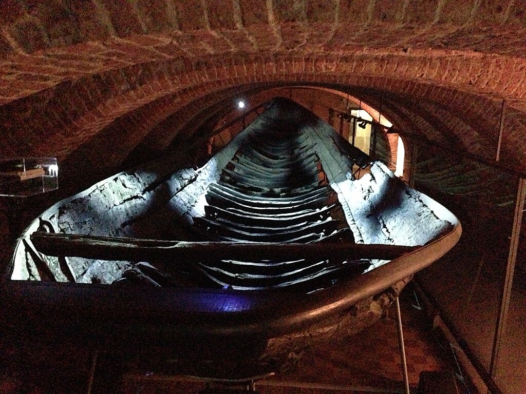 Old wooden ship 
#OldShips