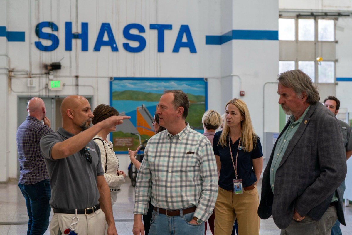 SenAdamSchiff's tweet image. Touring Shasta Dam with @RepLaMalfa.
This facility is a marvel of engineering — providing power and water for scores of Californians.