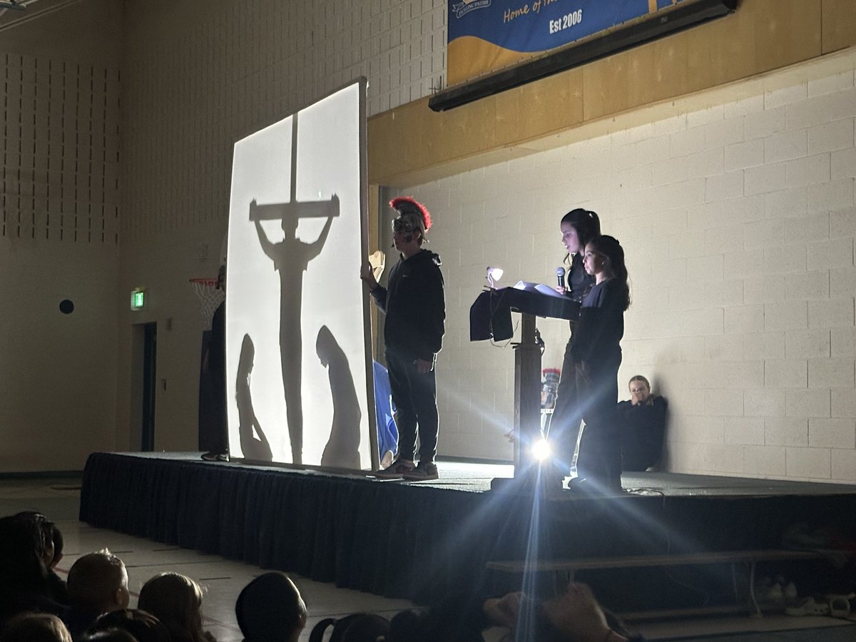 MrsCiampaClass's tweet photo. Such a beautiful retell of the Stations of the Cross today by our grade 6 students. #ocsbArts @ocsbRE @StEmilyOCSB https://t.co/VYCc4Yvbox