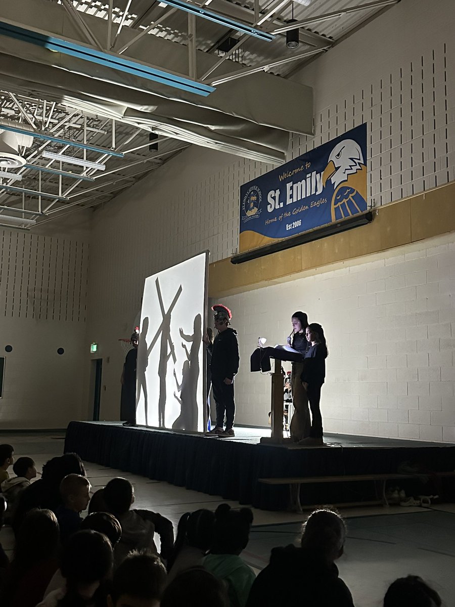 MrsCiampaClass's tweet photo. Such a beautiful retell of the Stations of the Cross today by our grade 6 students. #ocsbArts @ocsbRE @StEmilyOCSB https://t.co/VYCc4Yvbox