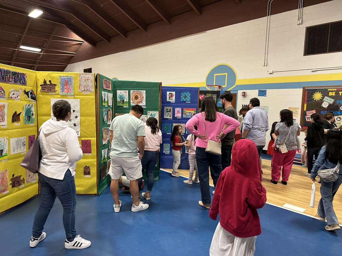 cbdfellows's tweet photo. Ms. Gallagher put on a fabulous art show!Every student had a piece of art displayed. The students were excited to show their families. 🎨💙☀️ https://t.co/wZqrlJX9TI