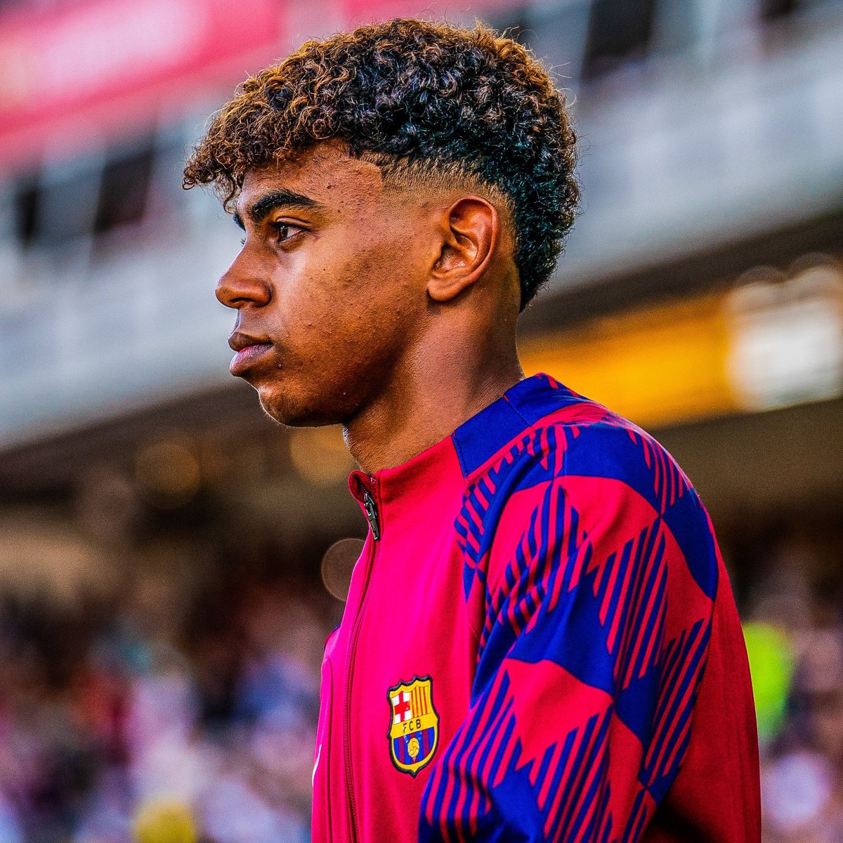 FabrizioRomano's tweet photo. 🚨 Leo Messi: “It’s impressive what Lamine Yamal shows… he’s already been a Euro champion with Spain”.

“He’s still only 17, he’s in a growth process, and he’ll continue to grow as a player and add things to his game, just like I did. He has incredible qualities and he’s already one of the best players in the world”, told Simplemente Futbol.