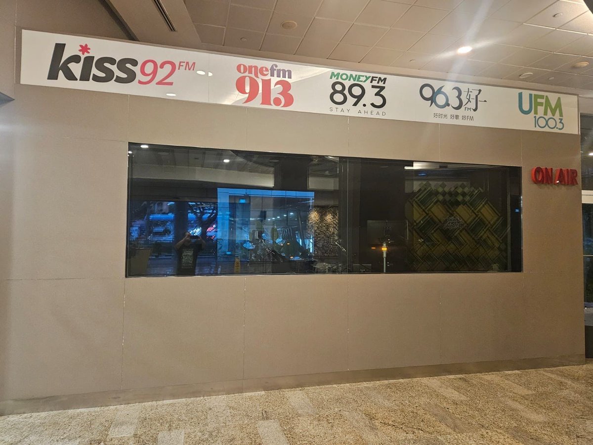 BebopAsia's tweet photo. Early start to the day with @MoneyFM - sharing the alternative investment options of ZDR and Euro Asia Management with @JosephOng https://t.co/LFXi1CkrrH https://t.co/USzljNANZf