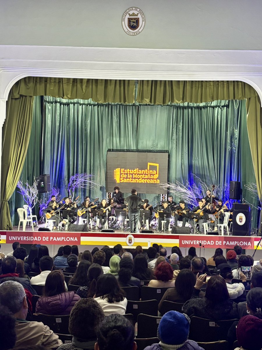 ictpcultural's tweet image. ¡La música de nuestra tierra suena con fuerza! 🎼🪕🌄
En este momento vibra el Concierto “De Mi Tierra” con agrupaciones invitadas y la Estudiantina De la Montaña Santandereana en el Teatro Jauregui. 
¡Tradición, alegría y talento en cada nota! 🙌💃
#ICTP2025 #SemanaSanta