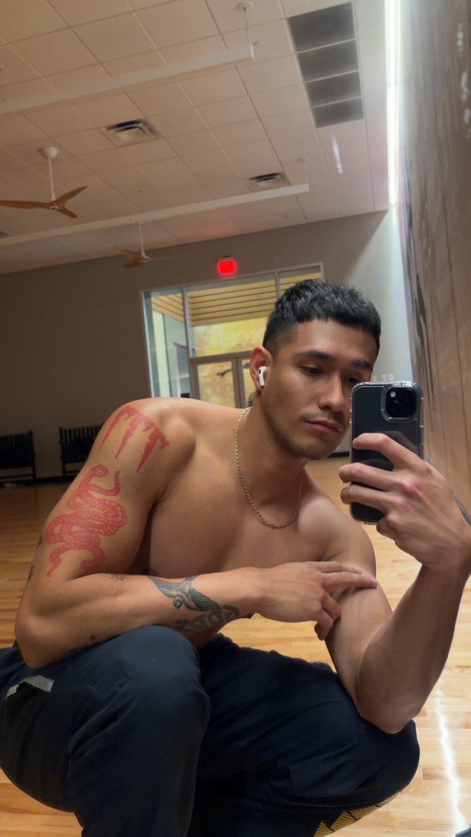 LiserioMarcus's tweet photo. neva cared https://t.co/9F85MKAsoZ