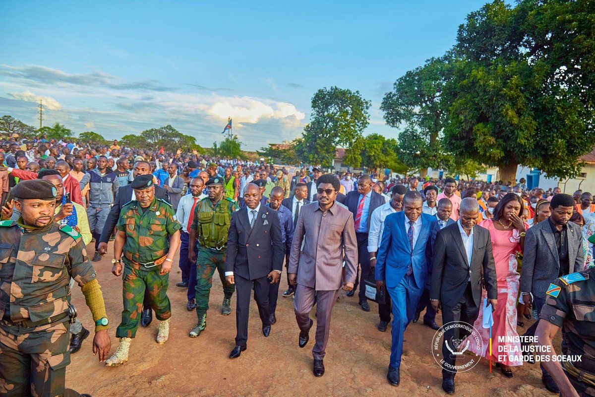 ⚖️ Lubumbashi : les détenus de la prison centrale de KASAPA viennent de bénéficier d'un 2ème lot important des matelas des mains du minetat de la Justice et Garde des Sceaux, <a href="/ConstantMutamba/">Constant Mutamba</a>