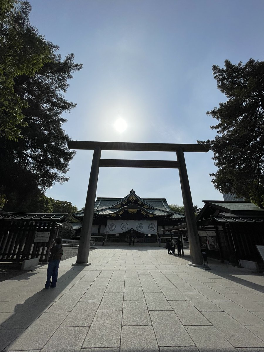 painterjun's tweet image. 今夜はココ❗️の前に靖國神社へ⛩️
#エリッククラプトン #靖国神社