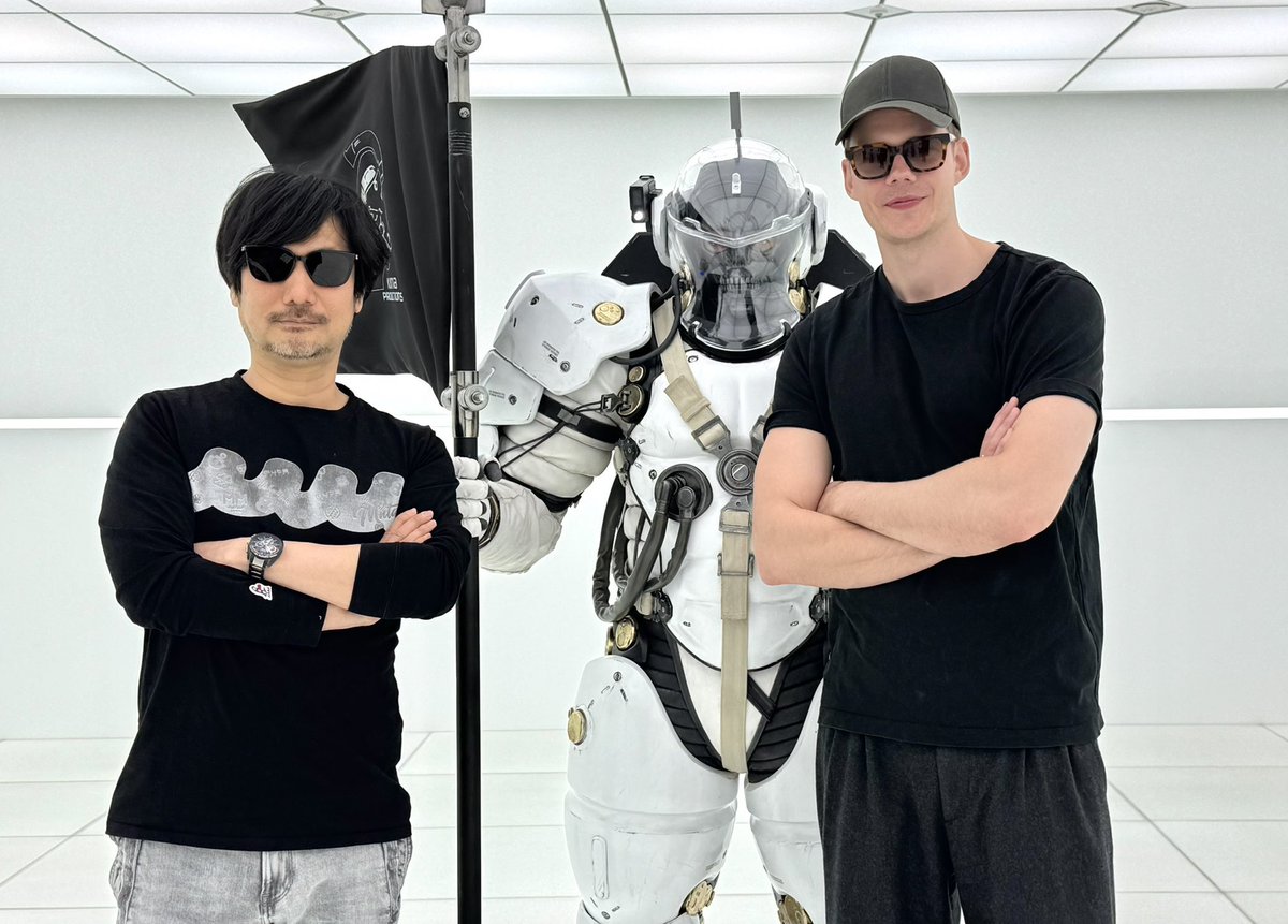 HIDEO_KOJIMA_EN's tweet photo. With Bill Skarsgård. https://t.co/cXKc7wVefk