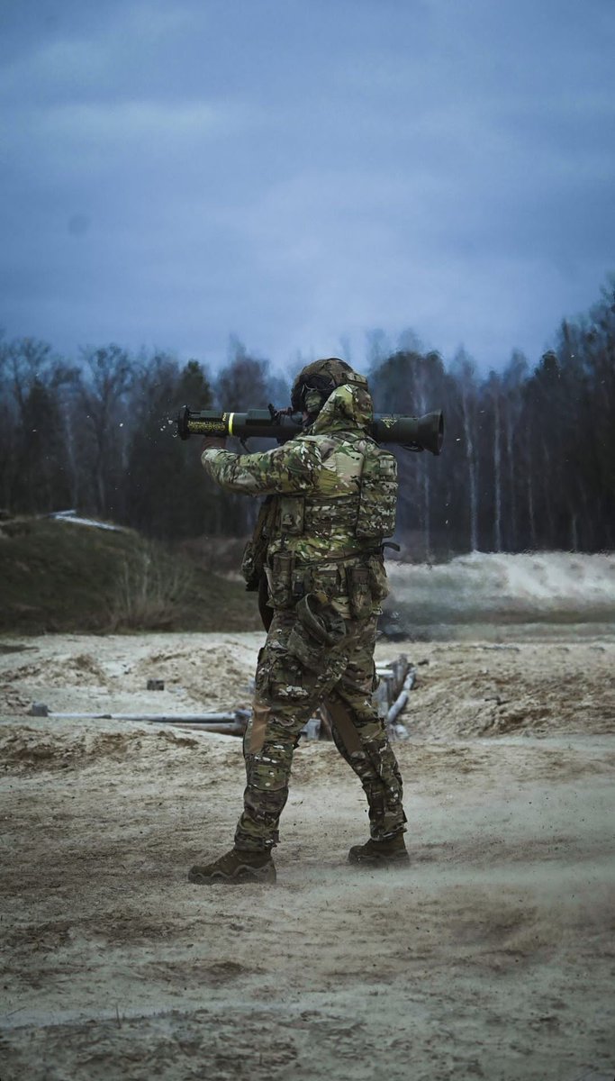 OpticNoir tweet media